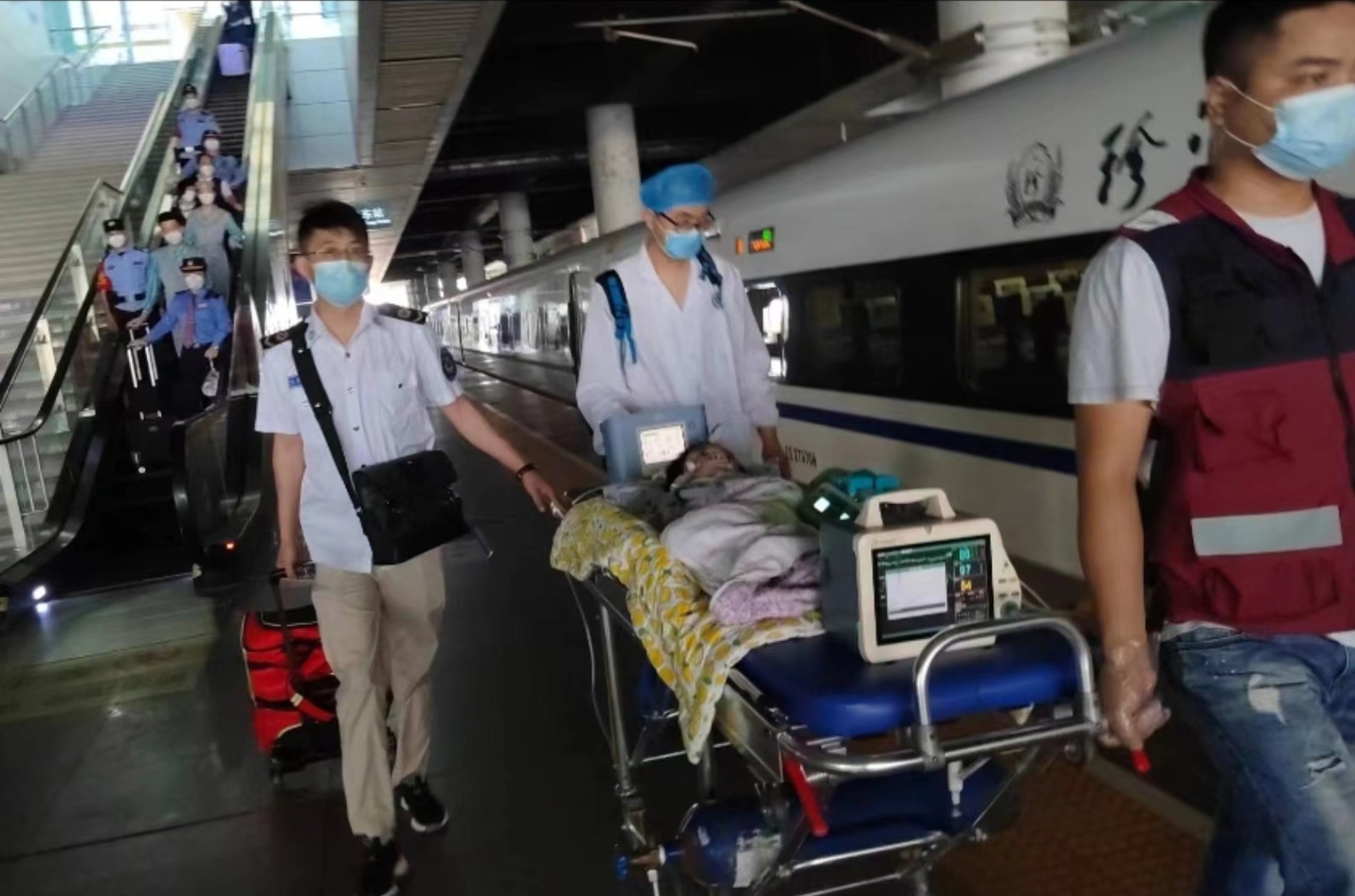 康马县高铁转运公司