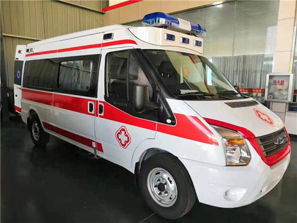 康马县福特V362救护车